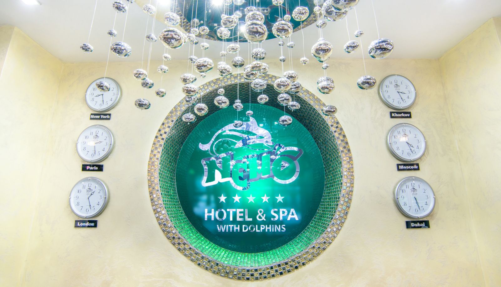 Hall - HOTEL&SPA NEMO with dolphins