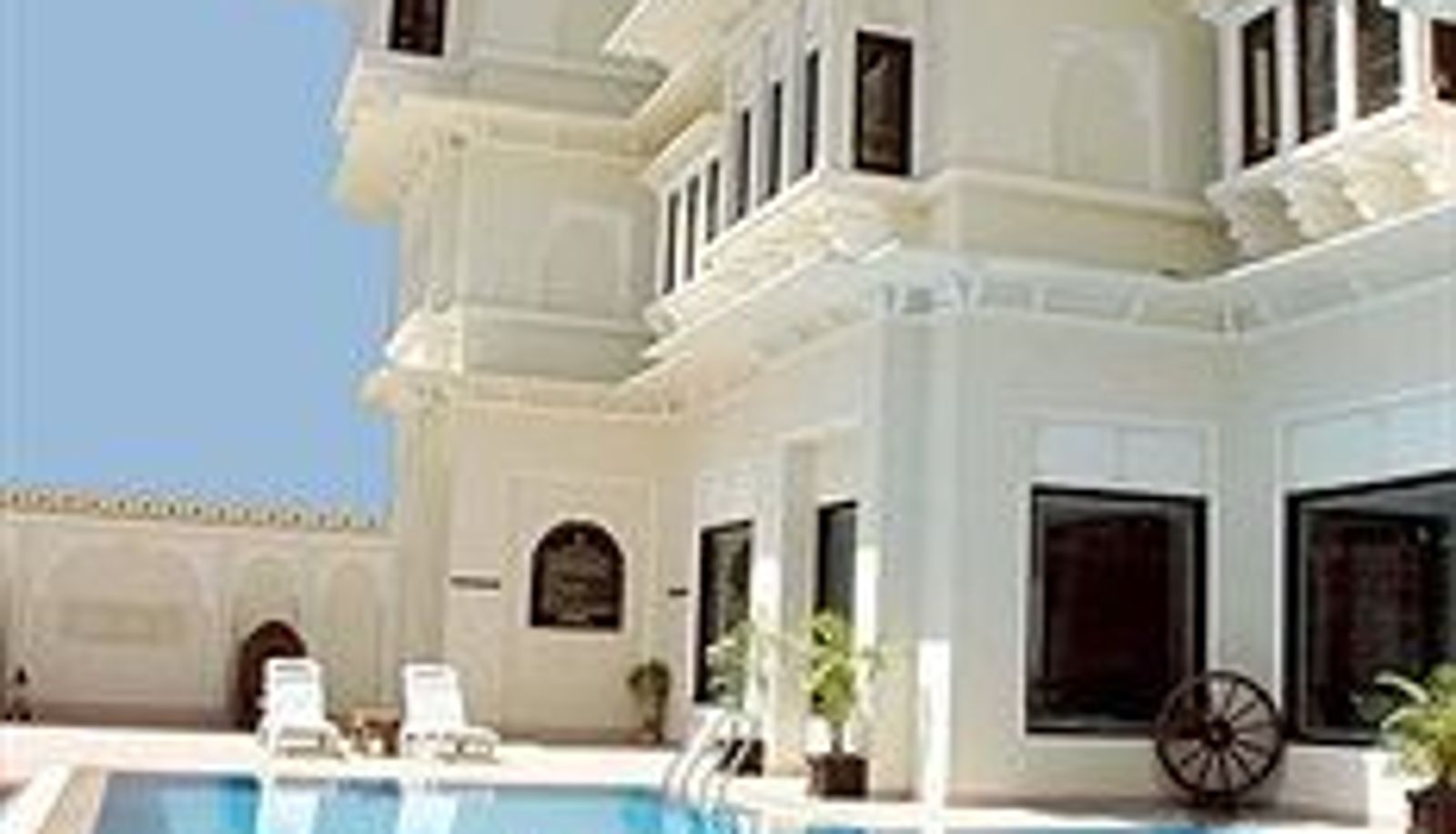 Pool - Hotel Mumbai House Express