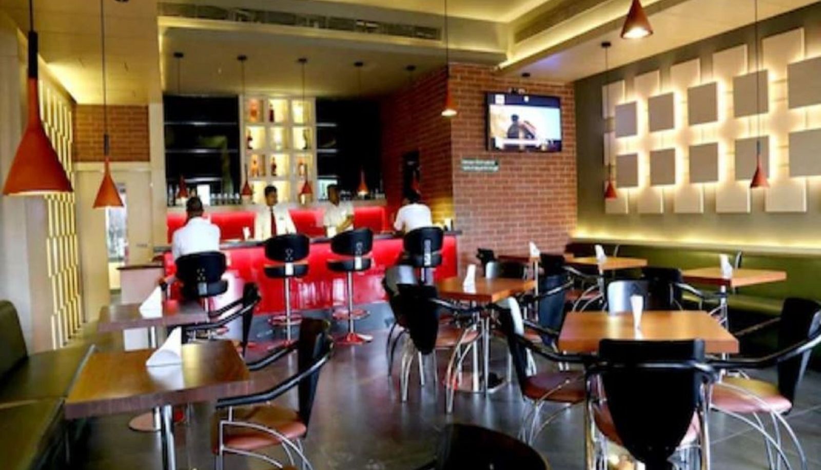 Bar - Hotel Shakti Continental