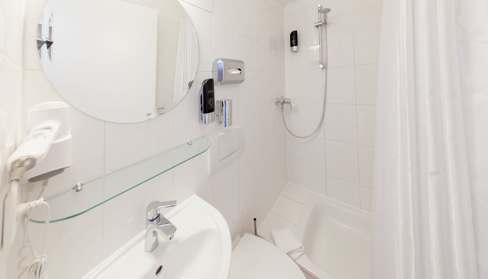 Bathroom - Hotel West