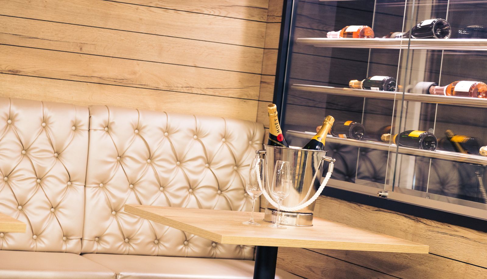 Sala - SKY Hotel Cloppenburg