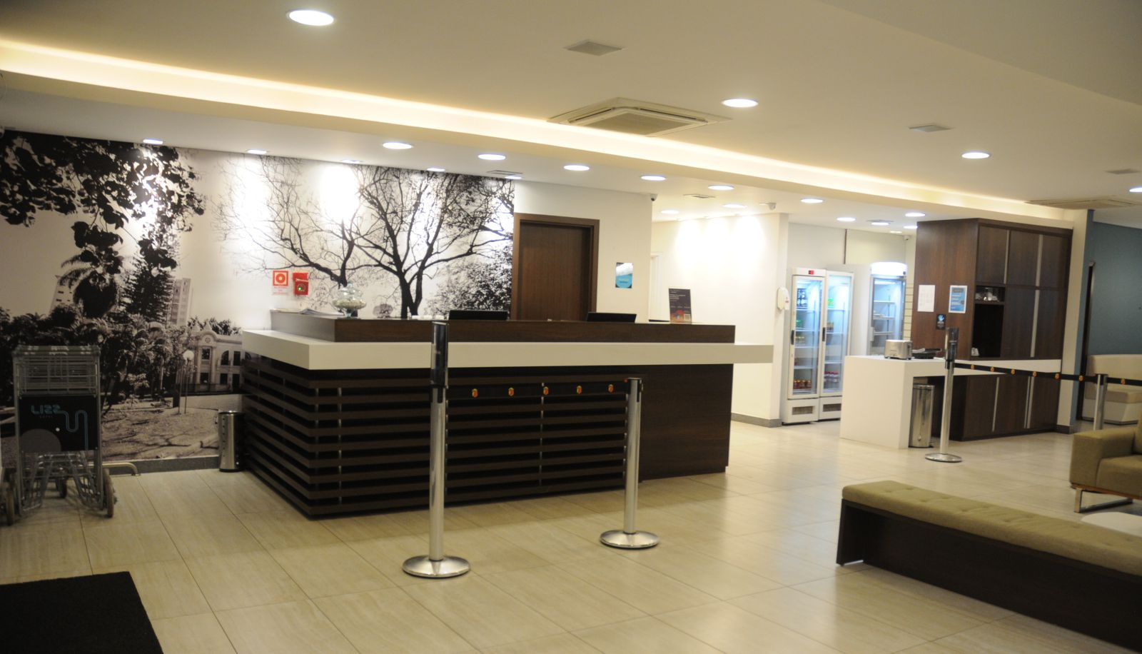 Recepción - Golden Tower Aeroporto Uberlândia by Fênix Hotéis