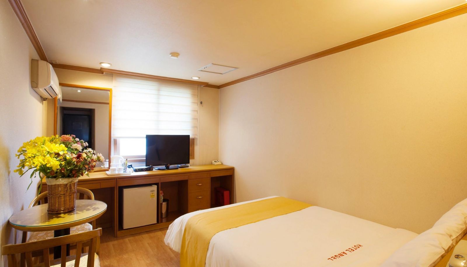 Standard room (single) - Angel Hotel