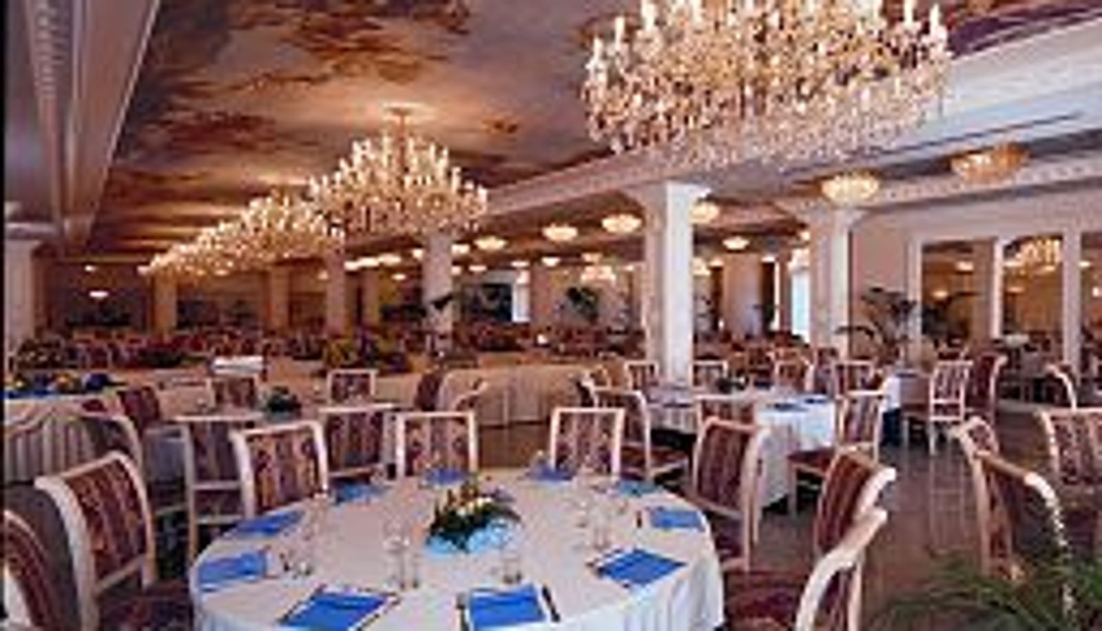 Salle de petit-déjeuner dans le restaurant - Alexander Palace