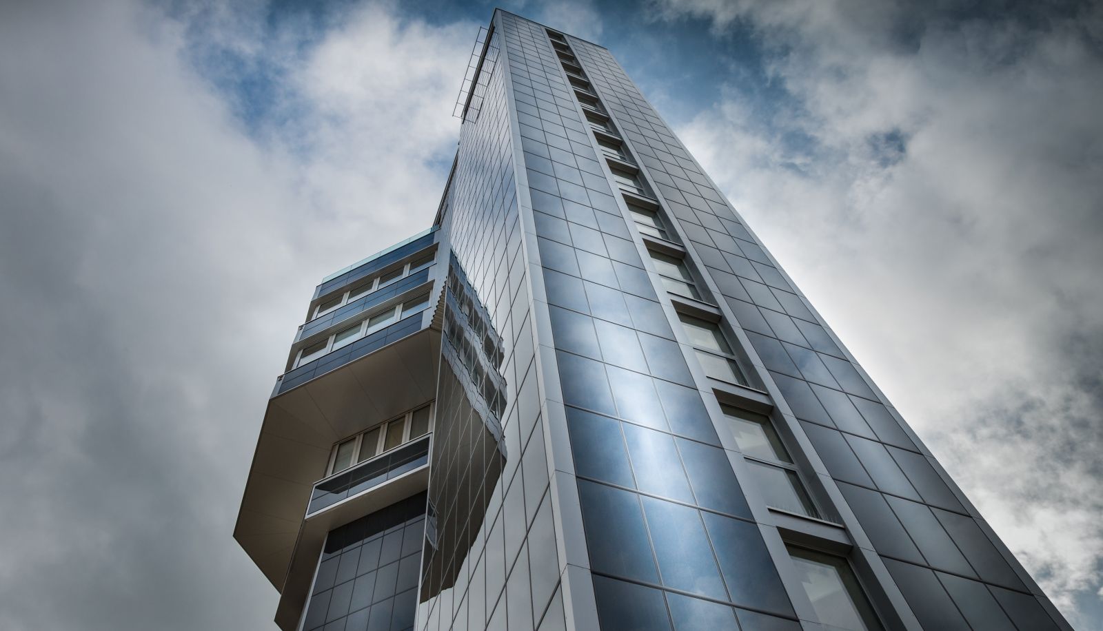 Zewnętrzna część hotelu - aquaTurm Hotel plus Energie