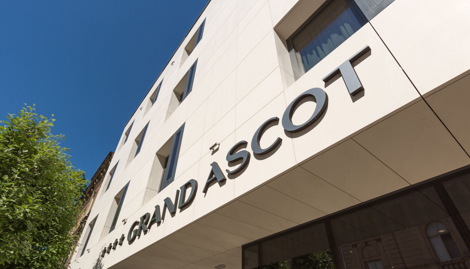 Zewnętrzna część hotelu - Grand Ascot Hotel