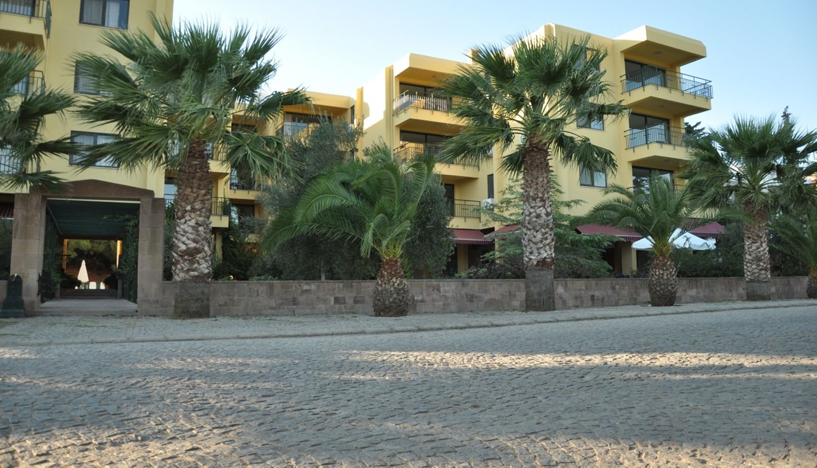 Beach - Palm Court Suites