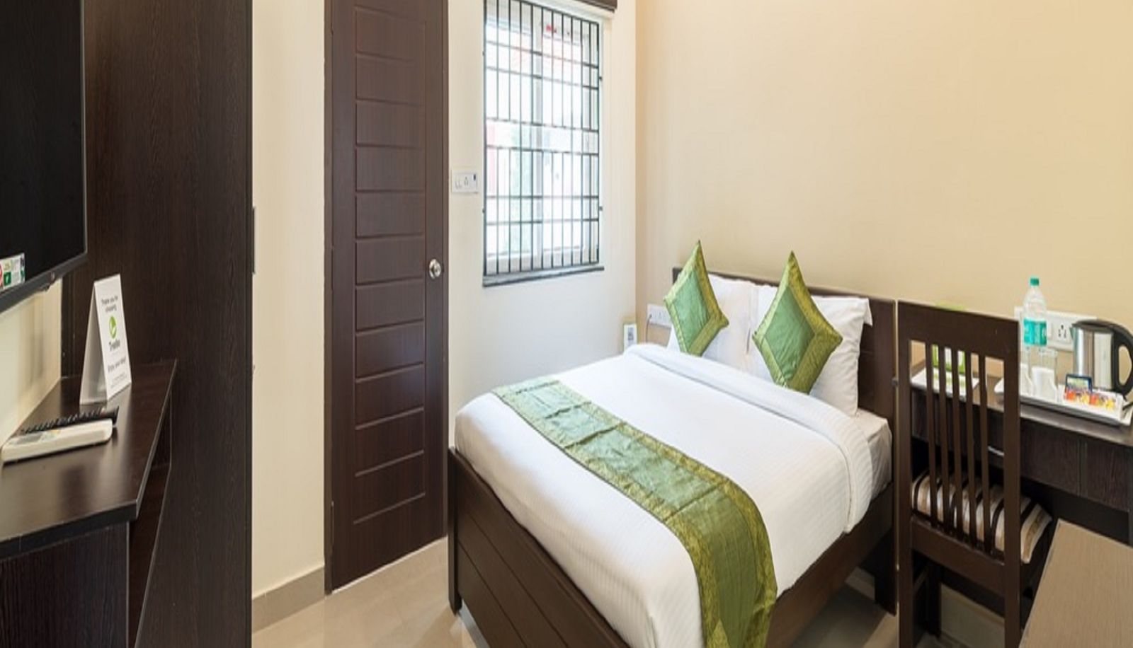 Superior room (double) - Treebo Trend Adin Residence