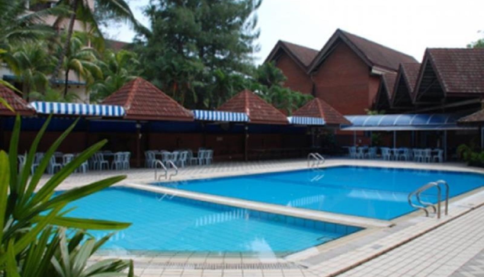 Piscine - Intekma Resort & Convention Centre
