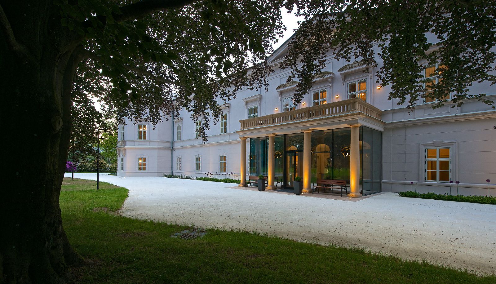Buitenruimte van het hotel - Zámek Ratměřice Hotel & Resort