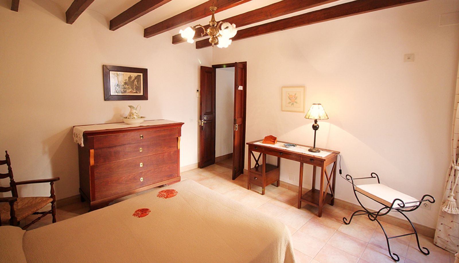 Superior room (double) - EL GUIA HOTEL
