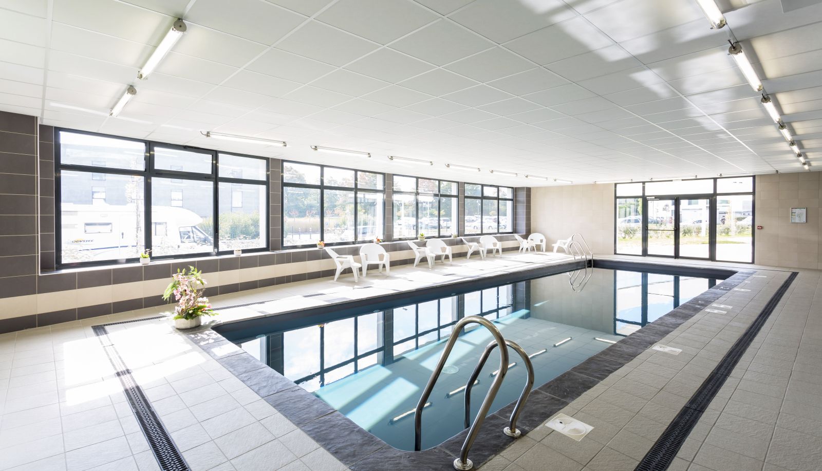 Piscina - Nemea Appart Hotel Stadium Bordeaux Merignac Aeroport