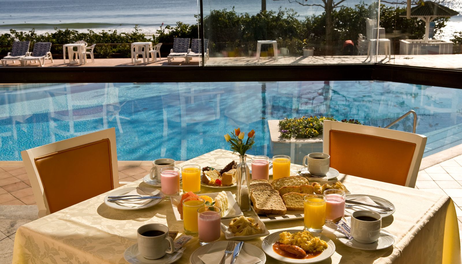 Frühstücksraum innerhalb des Restaurants - Ingleses Praia