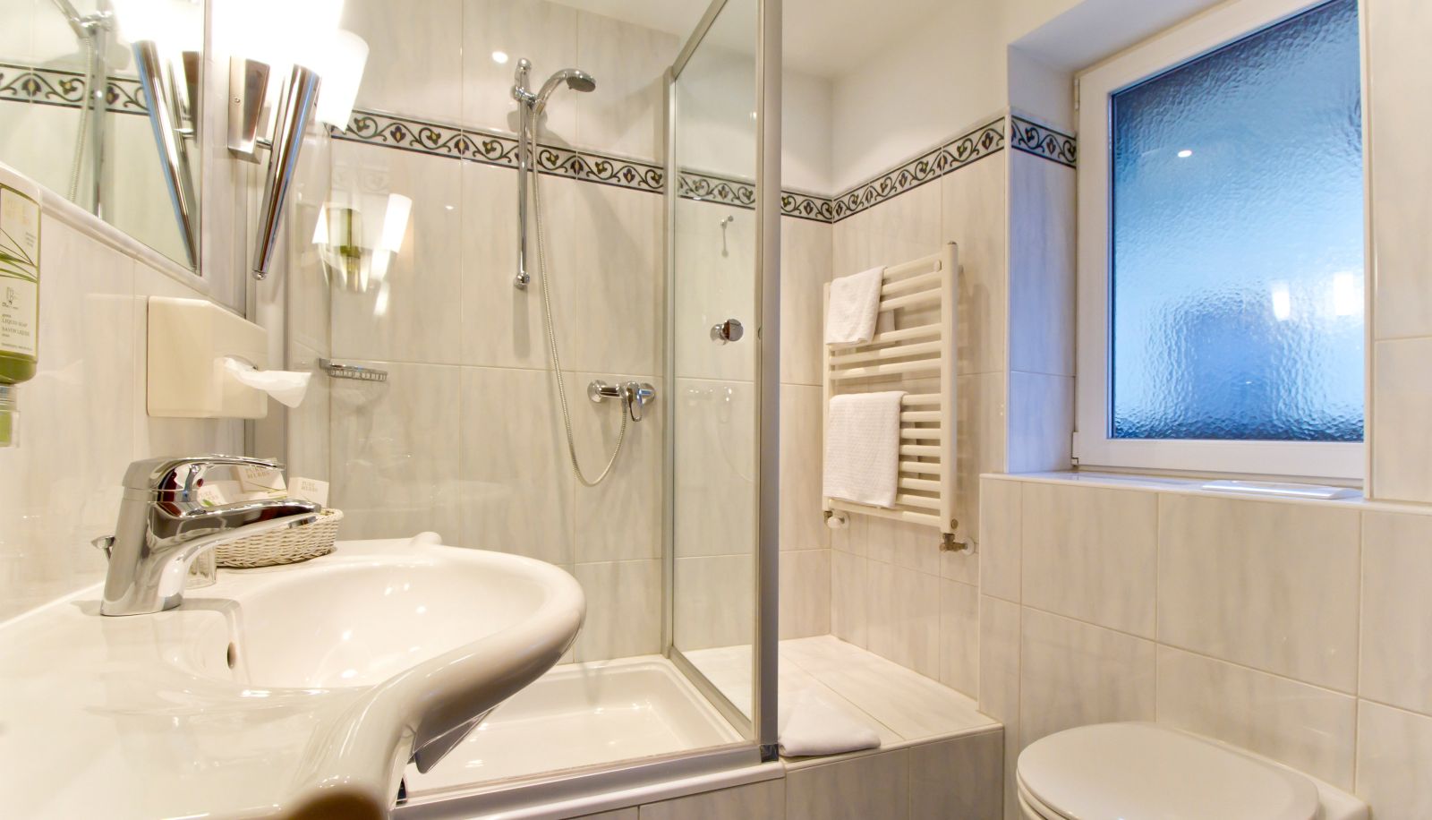 Bathroom - Seeböckenhotel Zum Weissen Hirschen