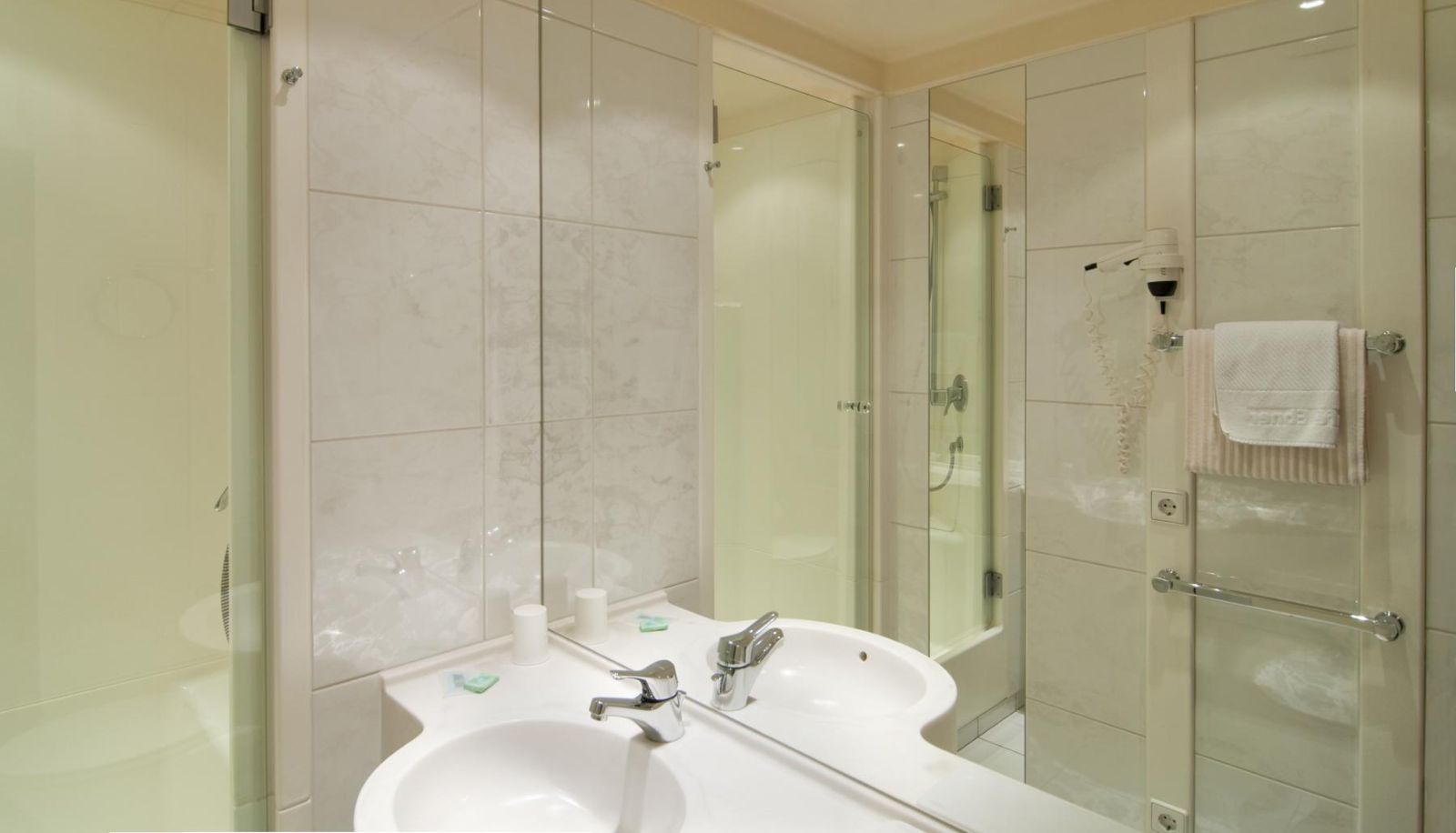 Bathroom - Café Ebner