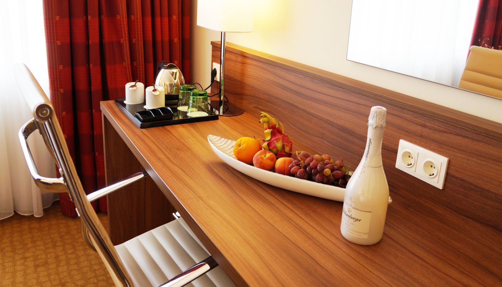 Standardzimmer (Doppel) - PLAZA Premium Wien