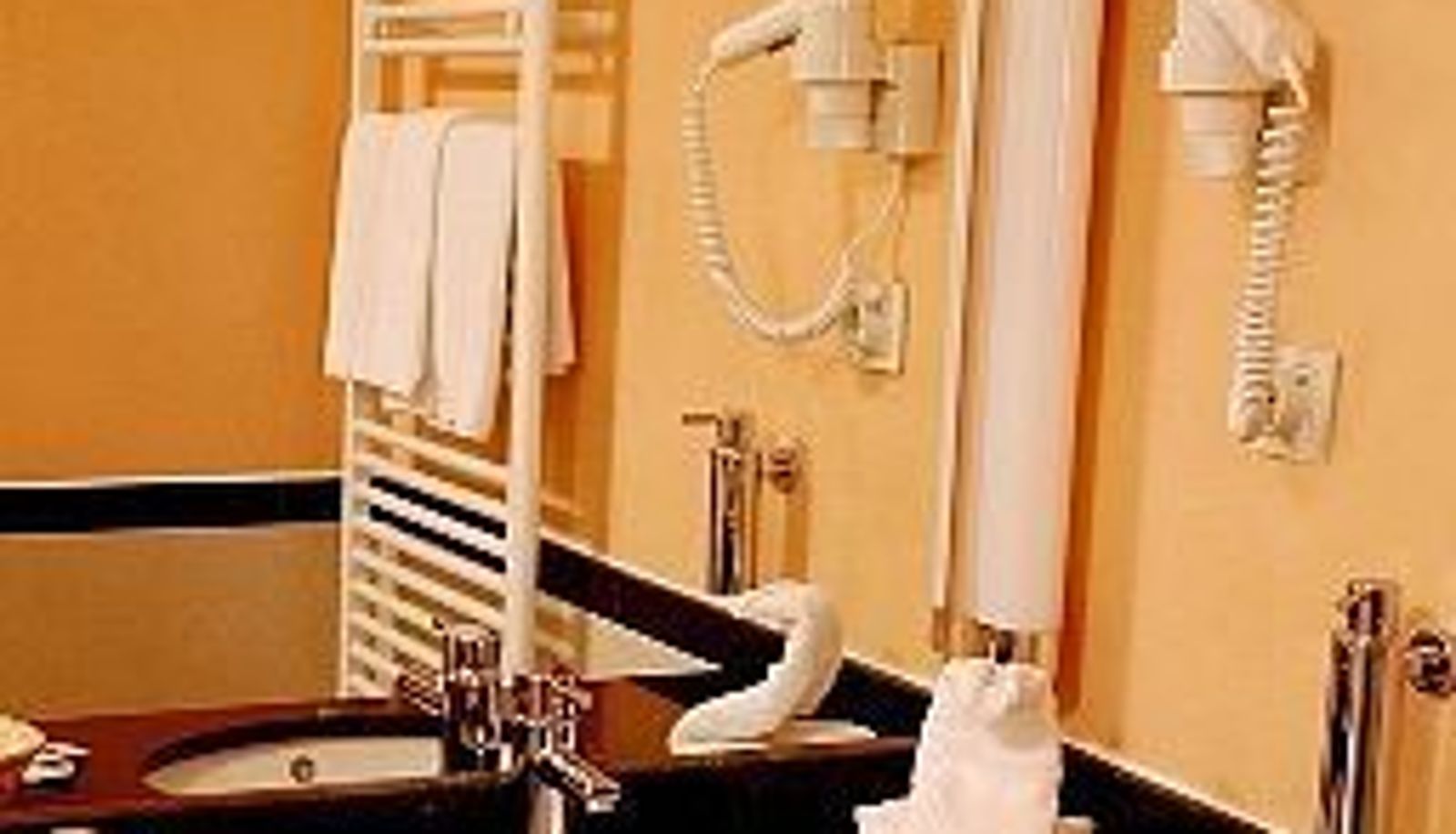 Bathroom - Erlbräu Brauerei und Gasthof