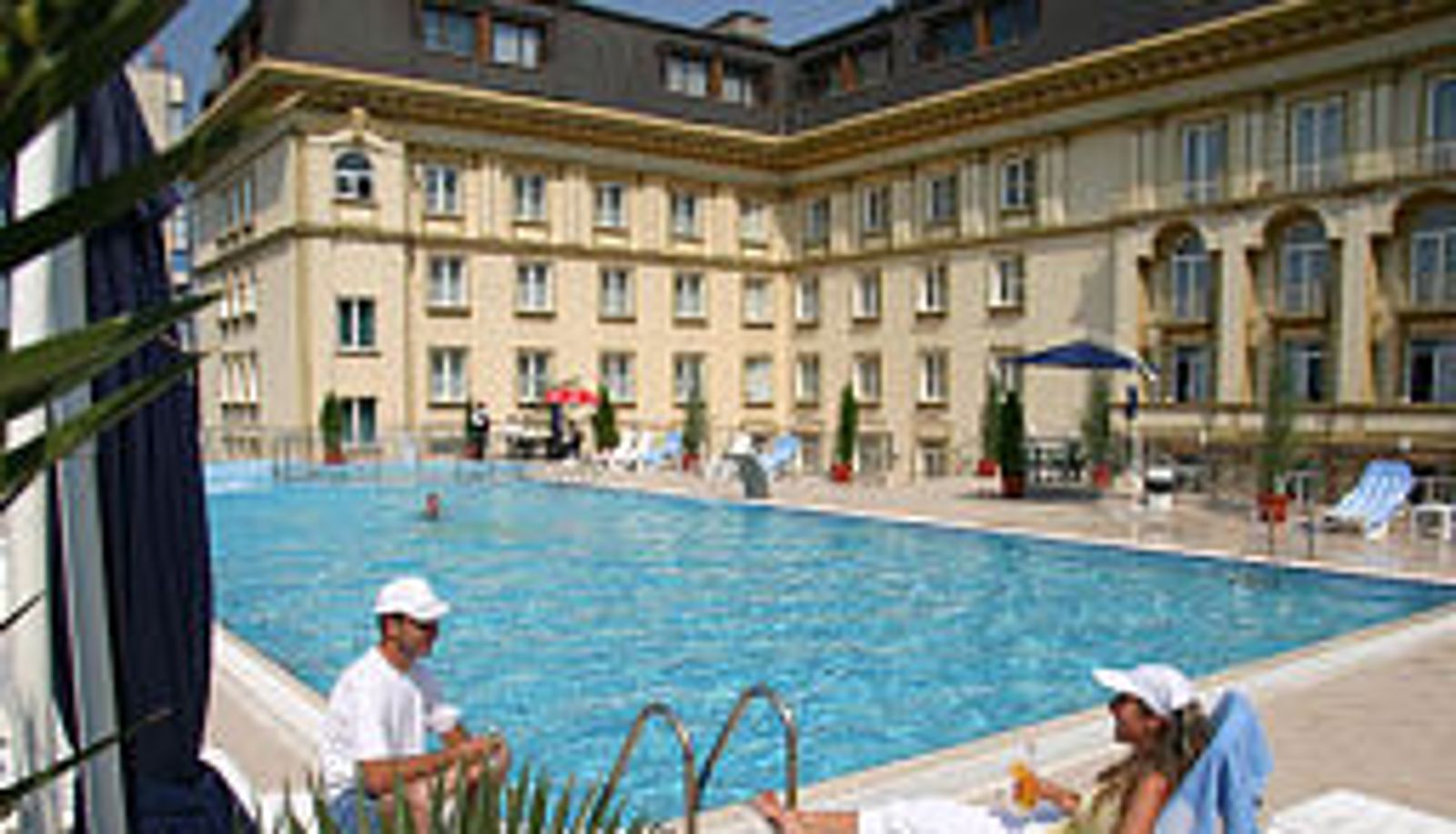 Pool - Ramada by Wyndham Plovdiv Trimontium