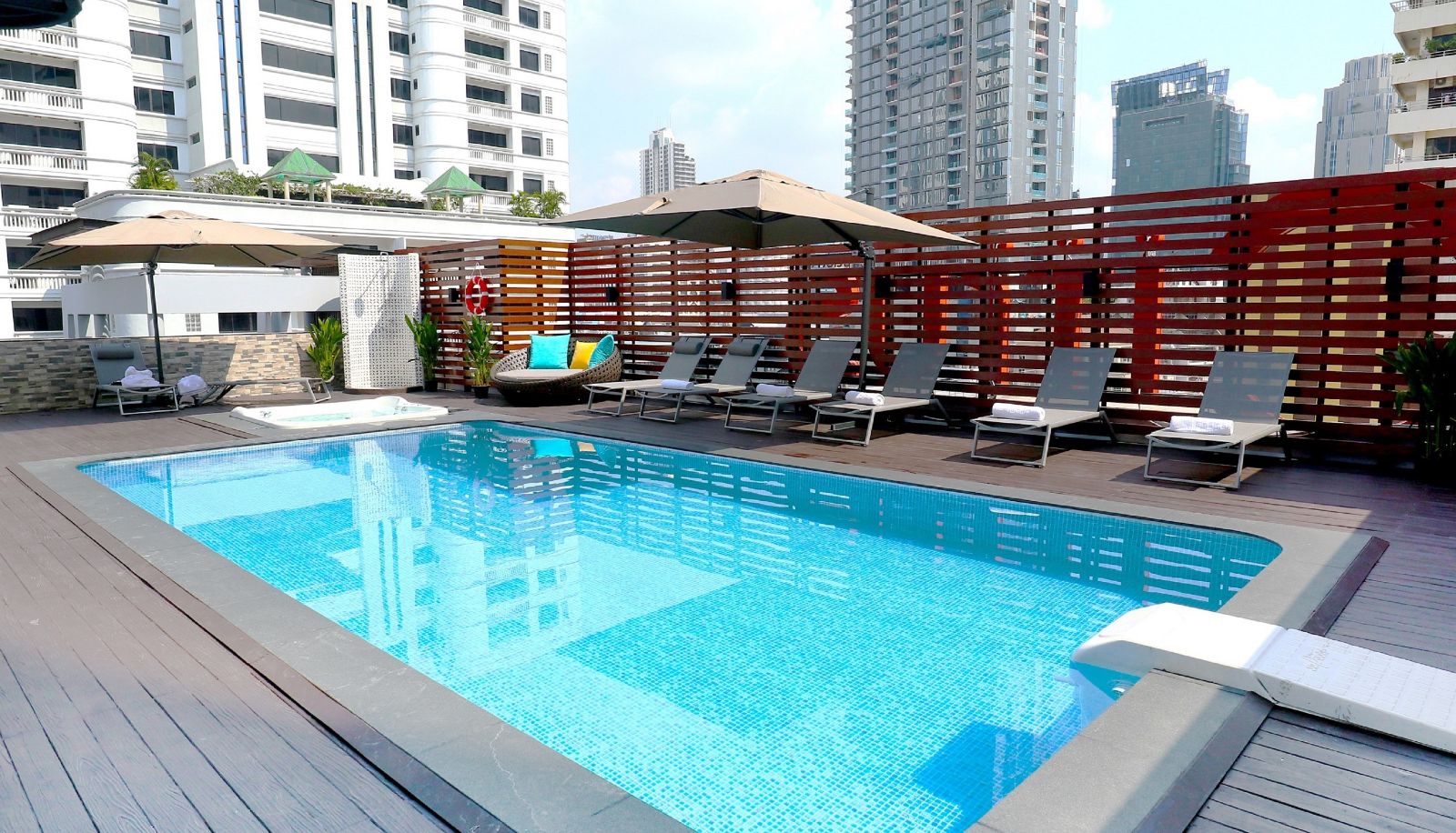 Pool - Citrus Suites Sukhumvit 6 by Compass Hospitality