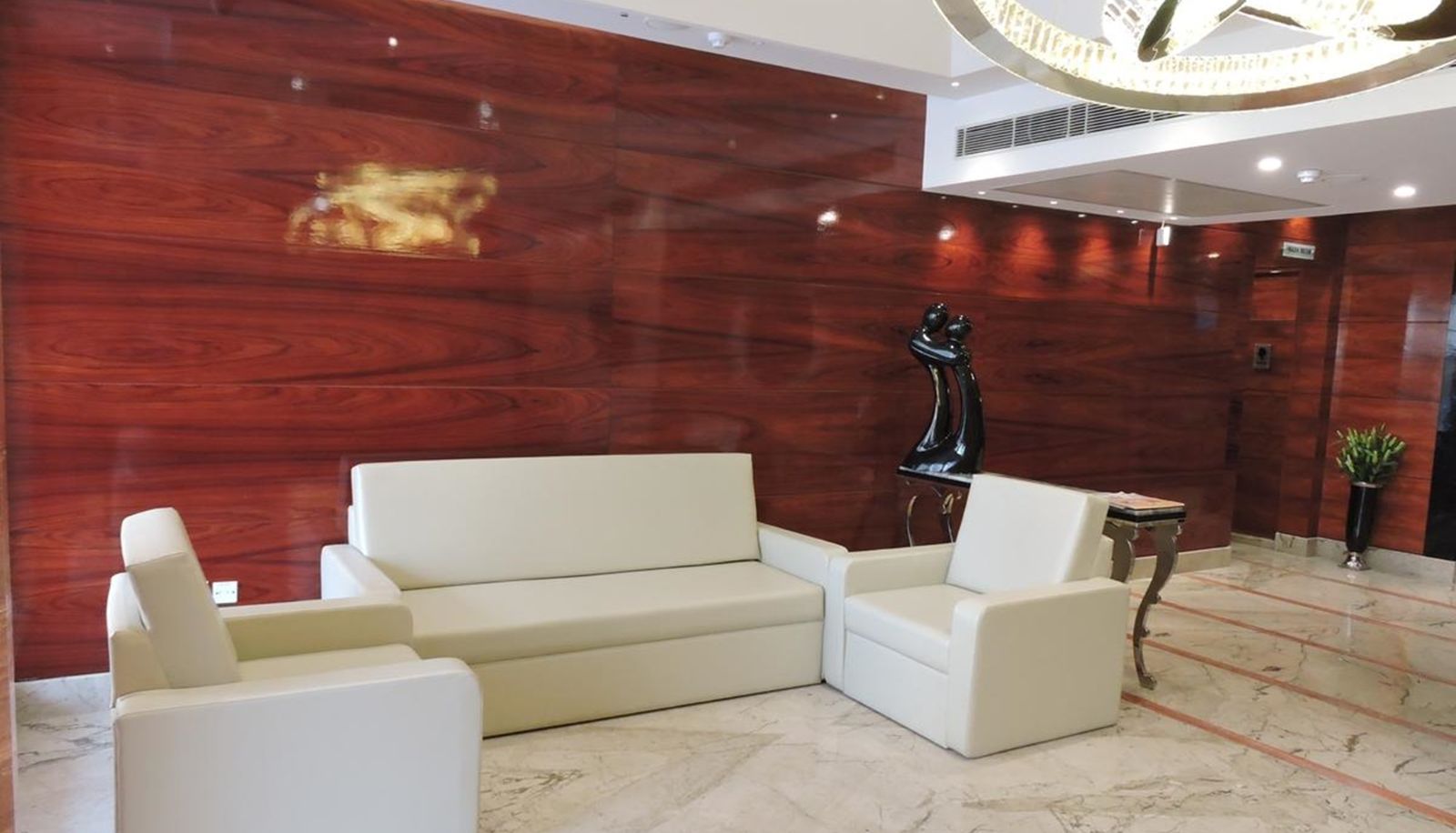 Hal - Hotel Ascent Biz