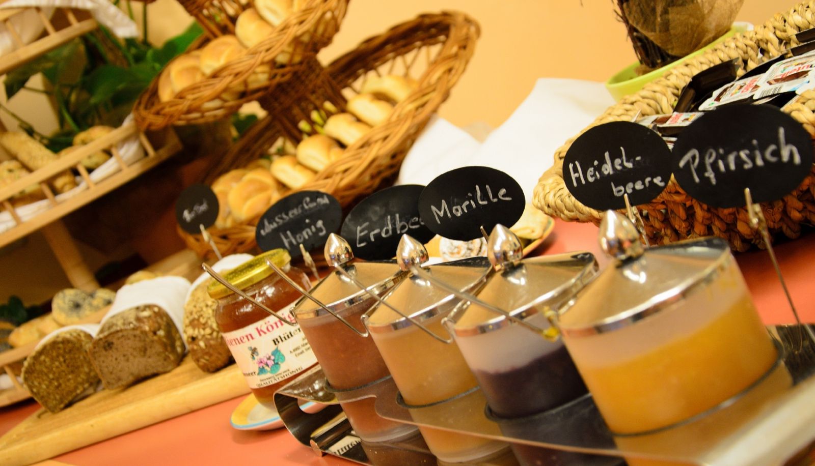 Buffet - JUFA Hotel Stift Gurk