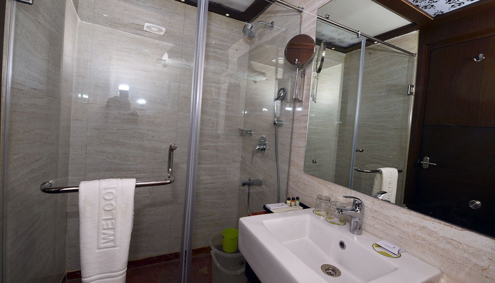 Bathroom - Ethnotel