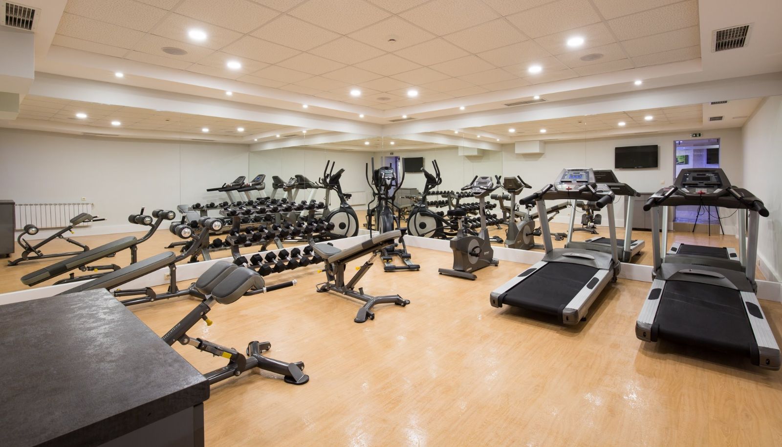Fitnessraum - Grami Hotel Sofia