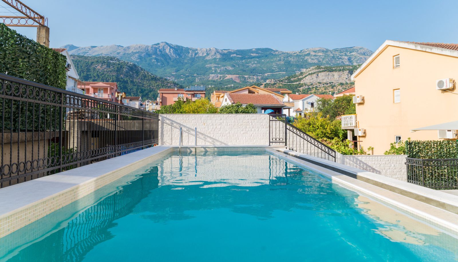 Pool - Kadmo