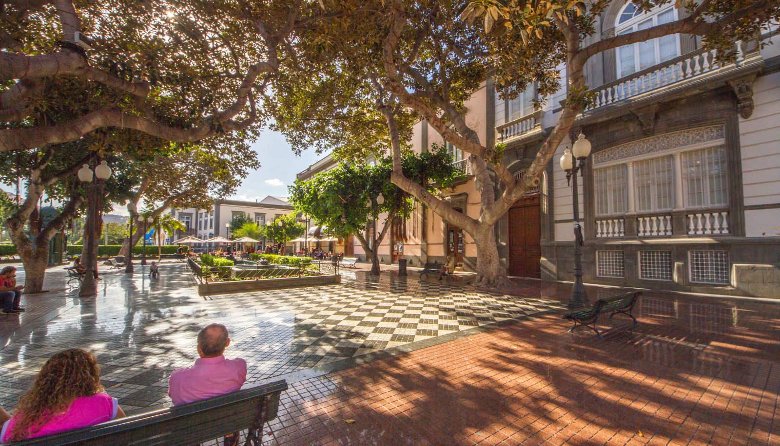 Surrounding - Aminta Home Roberta