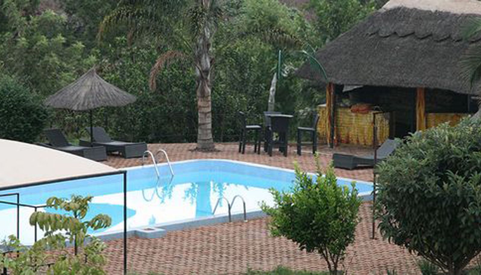 Basen - Highview Hotel