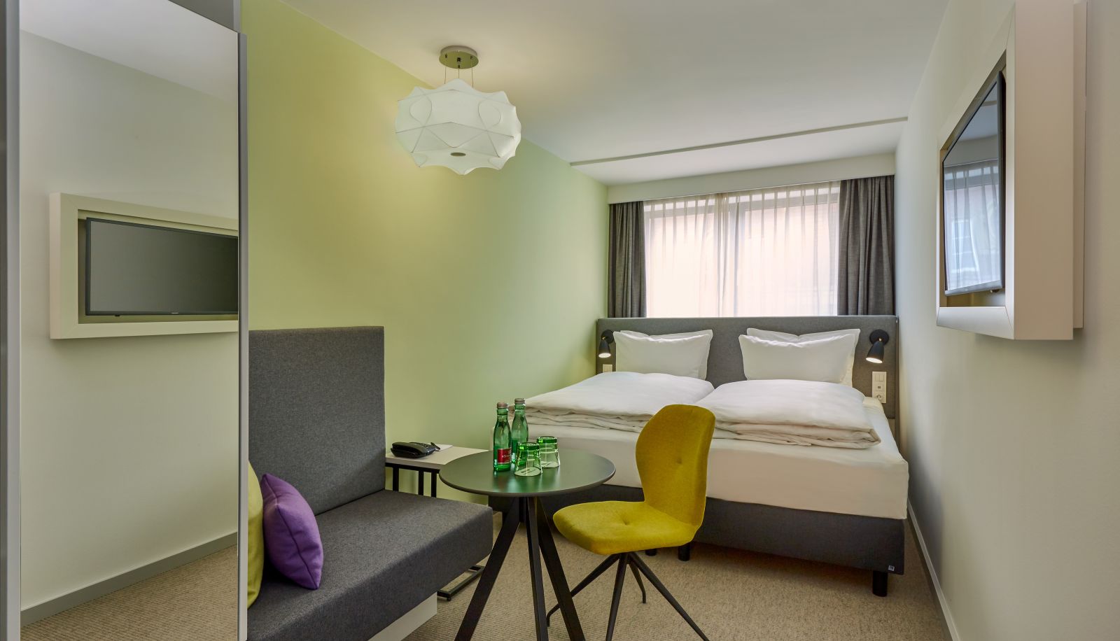 Standard room (double) - H+ Hotel Wien