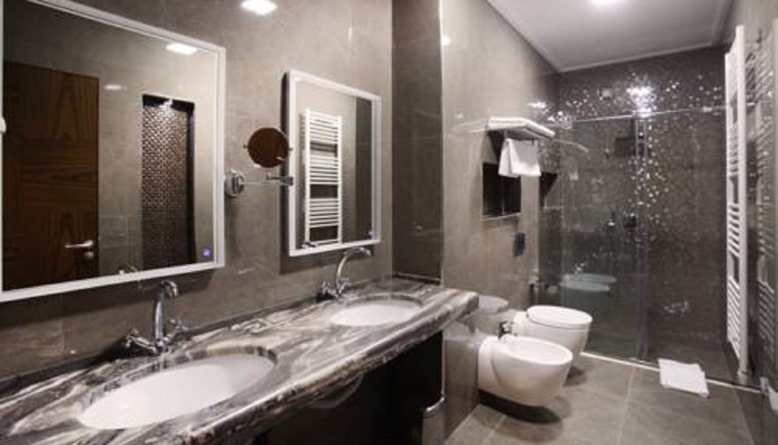 Badezimmer - Colosseo Tirana