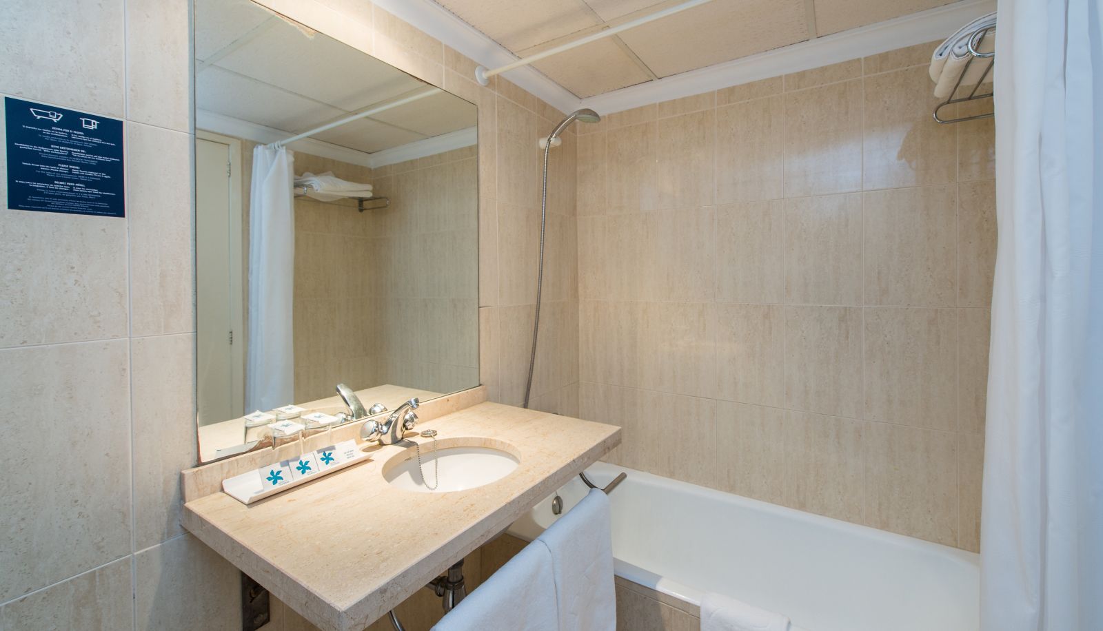 Bathroom - Oleander