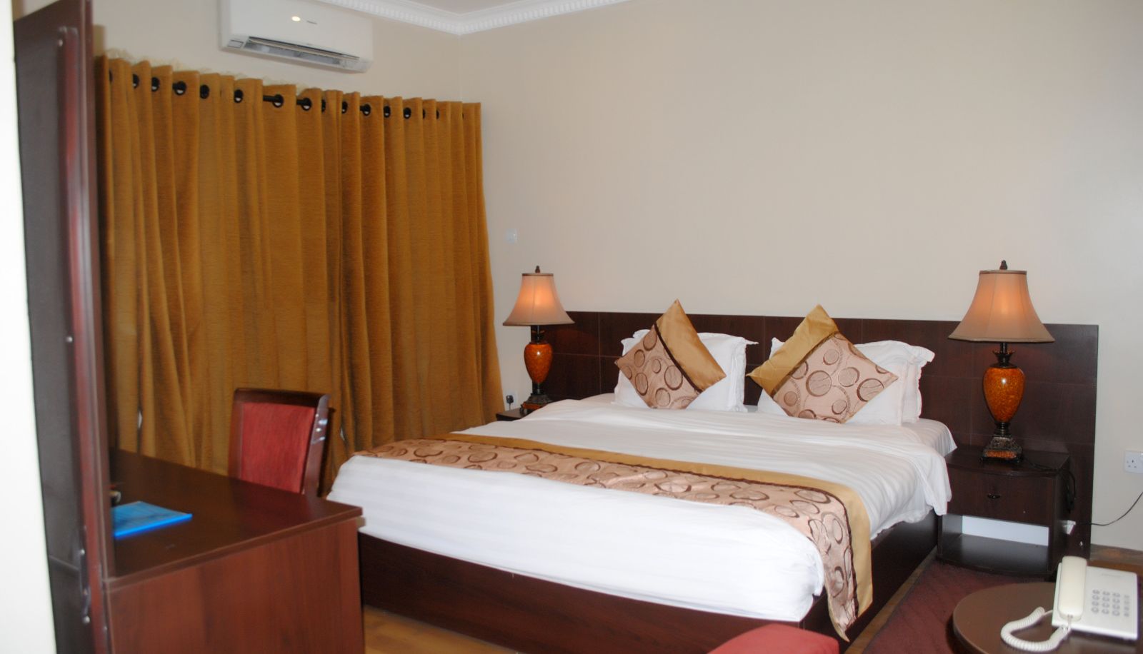 Standardzimmer (Doppel) - Grand Inn & Suites