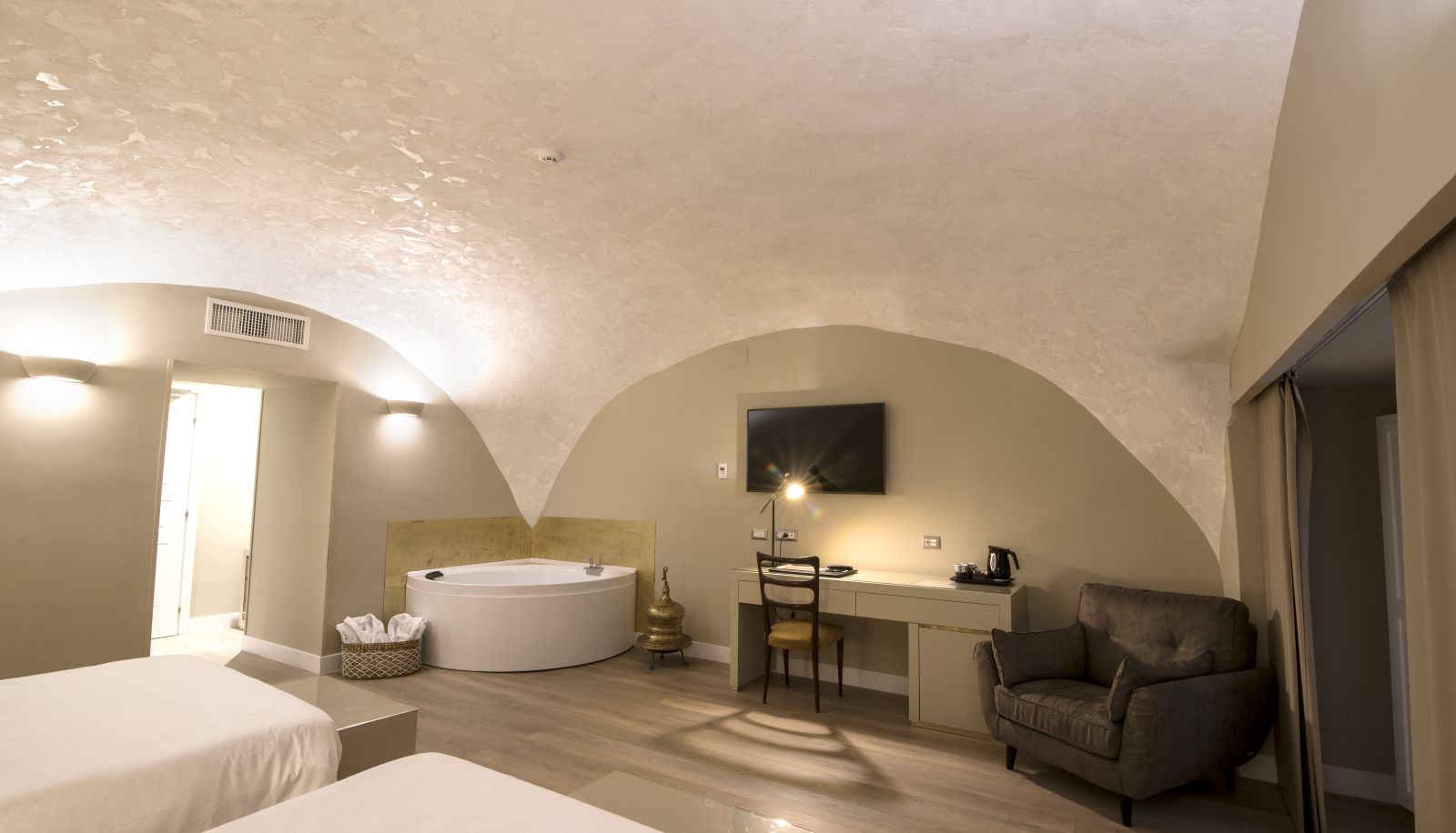 Suite - Caruso Place Boutique & Wellness Suites