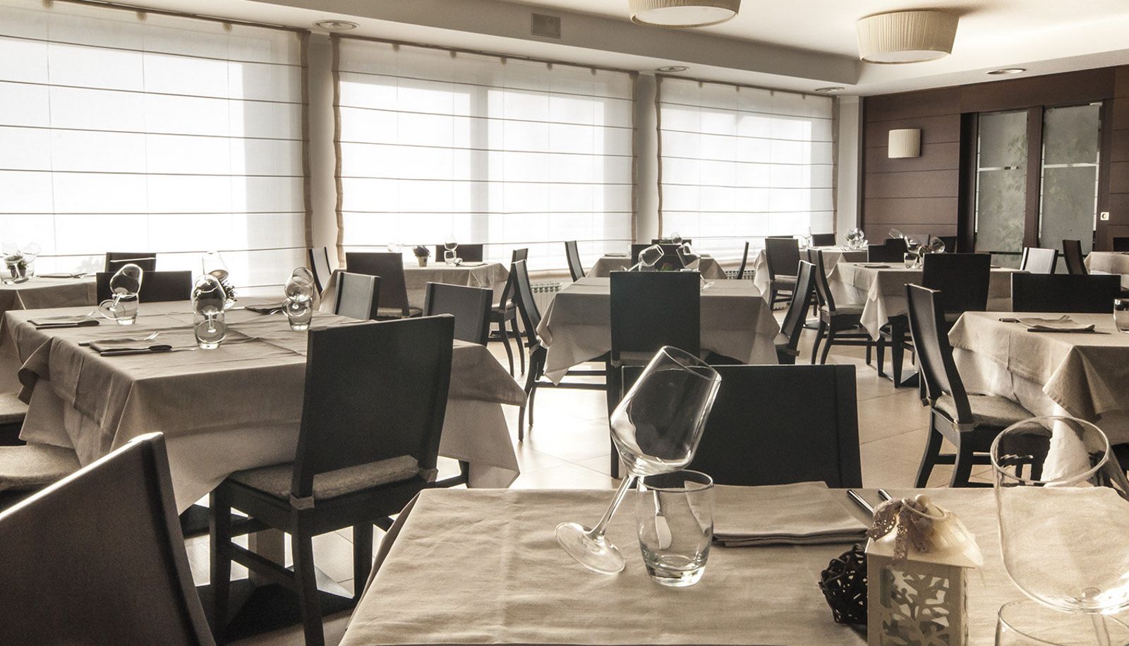 Frühstücksraum innerhalb des Restaurants - Maloia