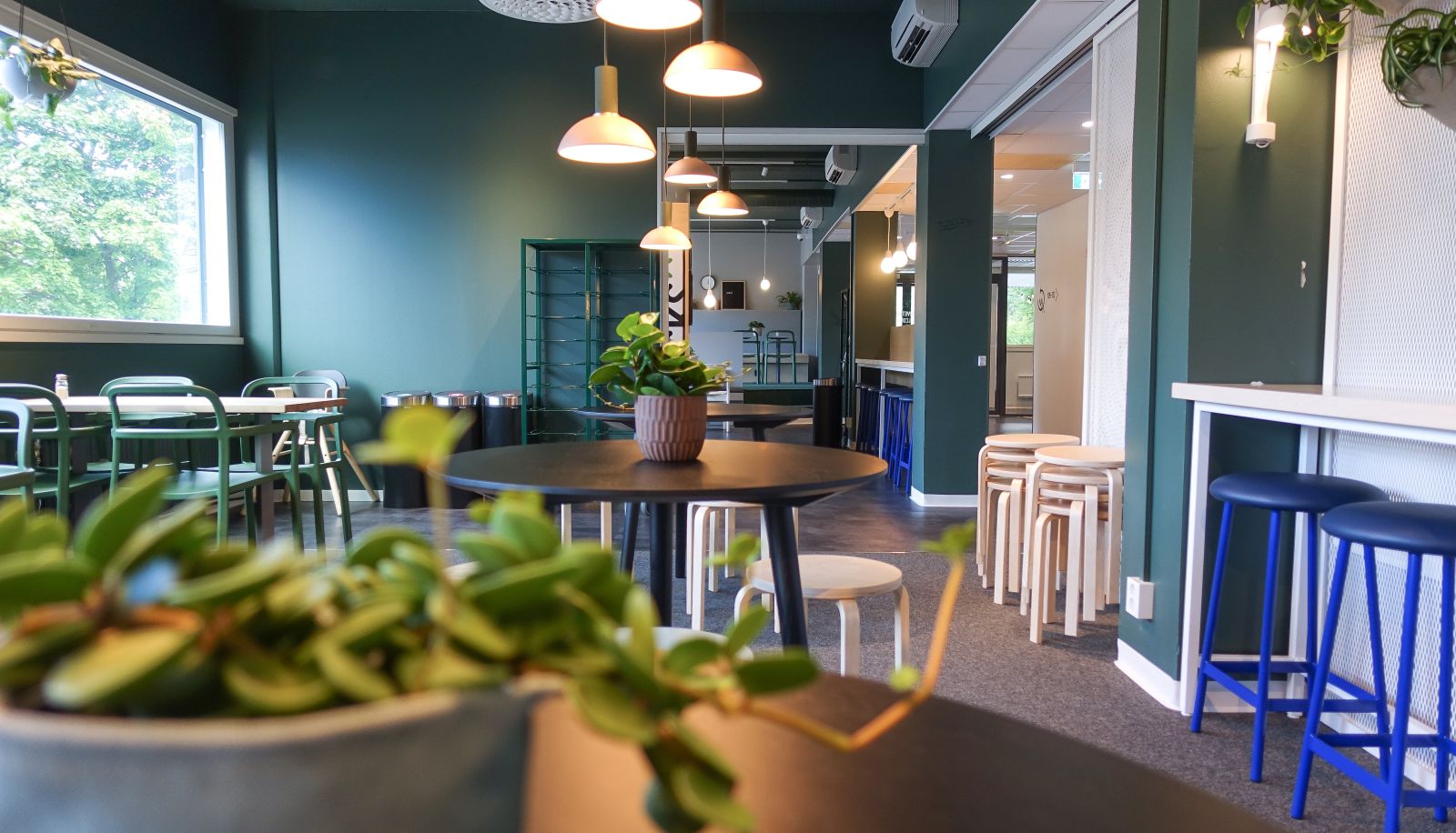 Sala prima colazione all'interno del ristorante - GreenStar Hotelli Jyväskylä