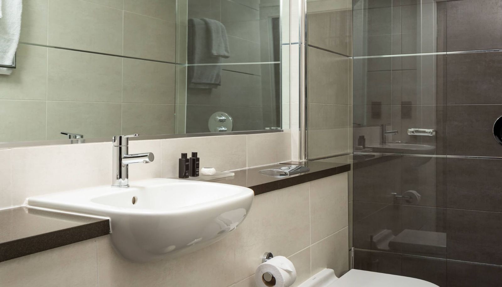 Badezimmer - Roomzzz Newcastle City