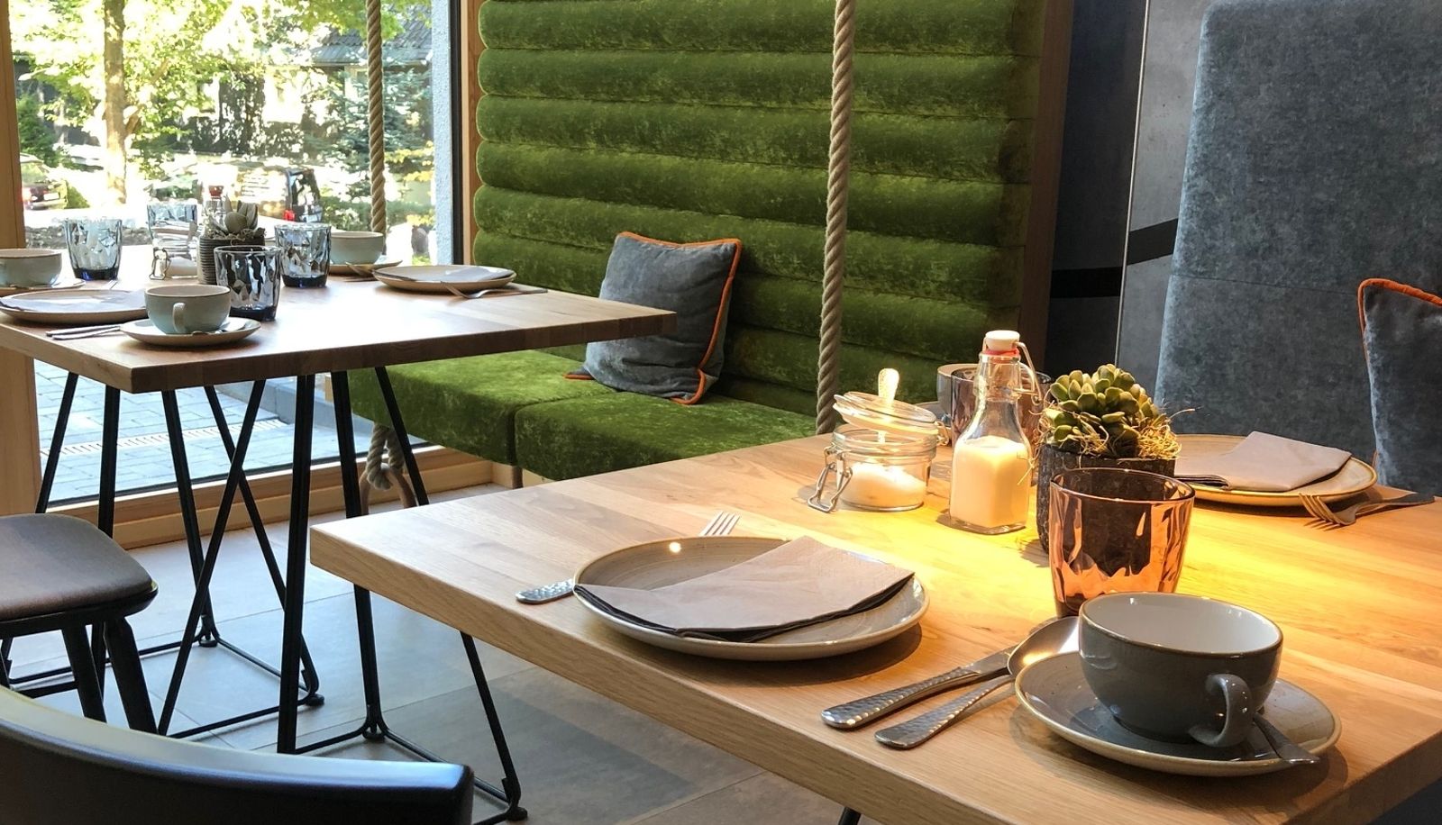 Ontbijtzaal in het restaurant - Schulhaus Hotel