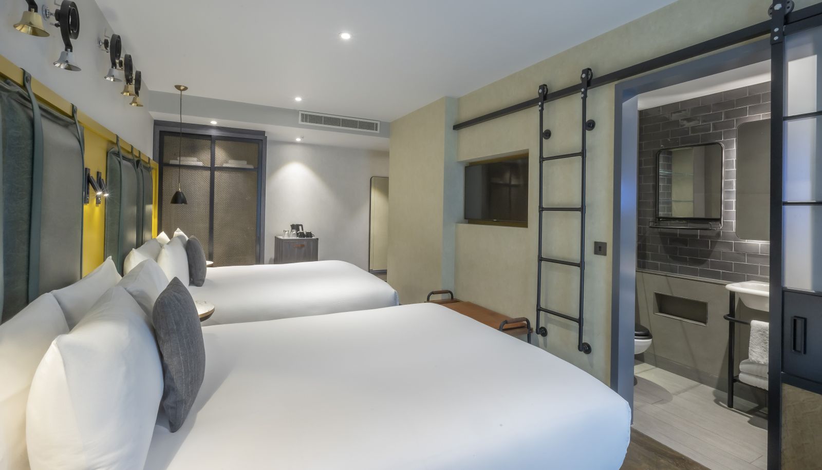 Family room - City of London Clayton Hotel