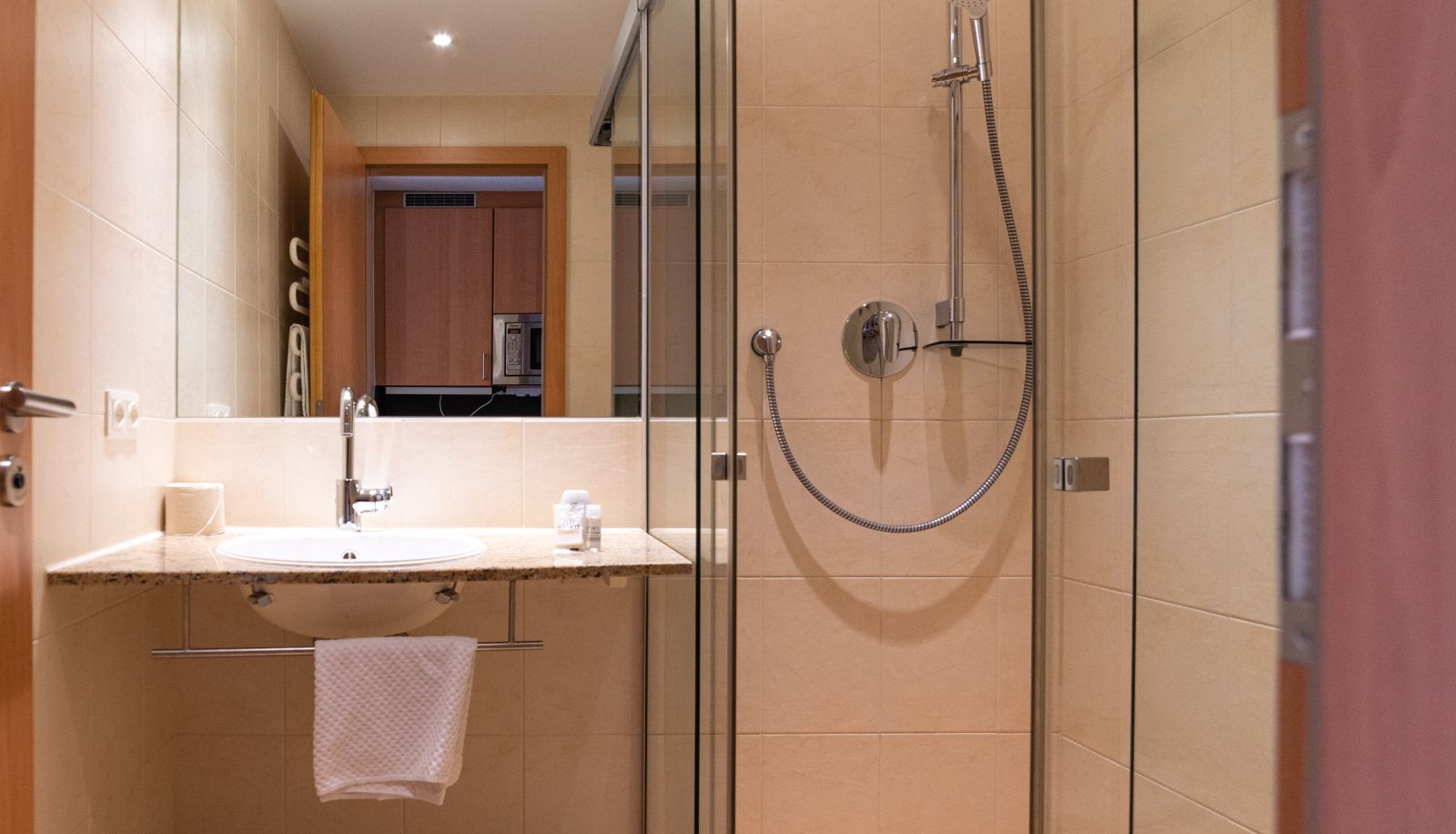Bathroom - Med Apart