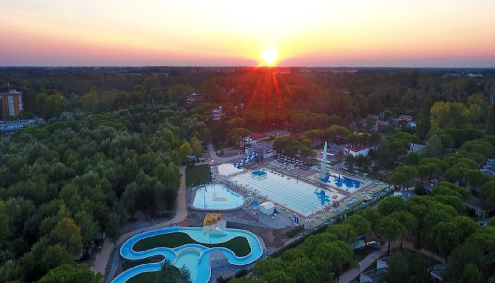 Zewnętrzna część hotelu - Marina Julia Camping Village