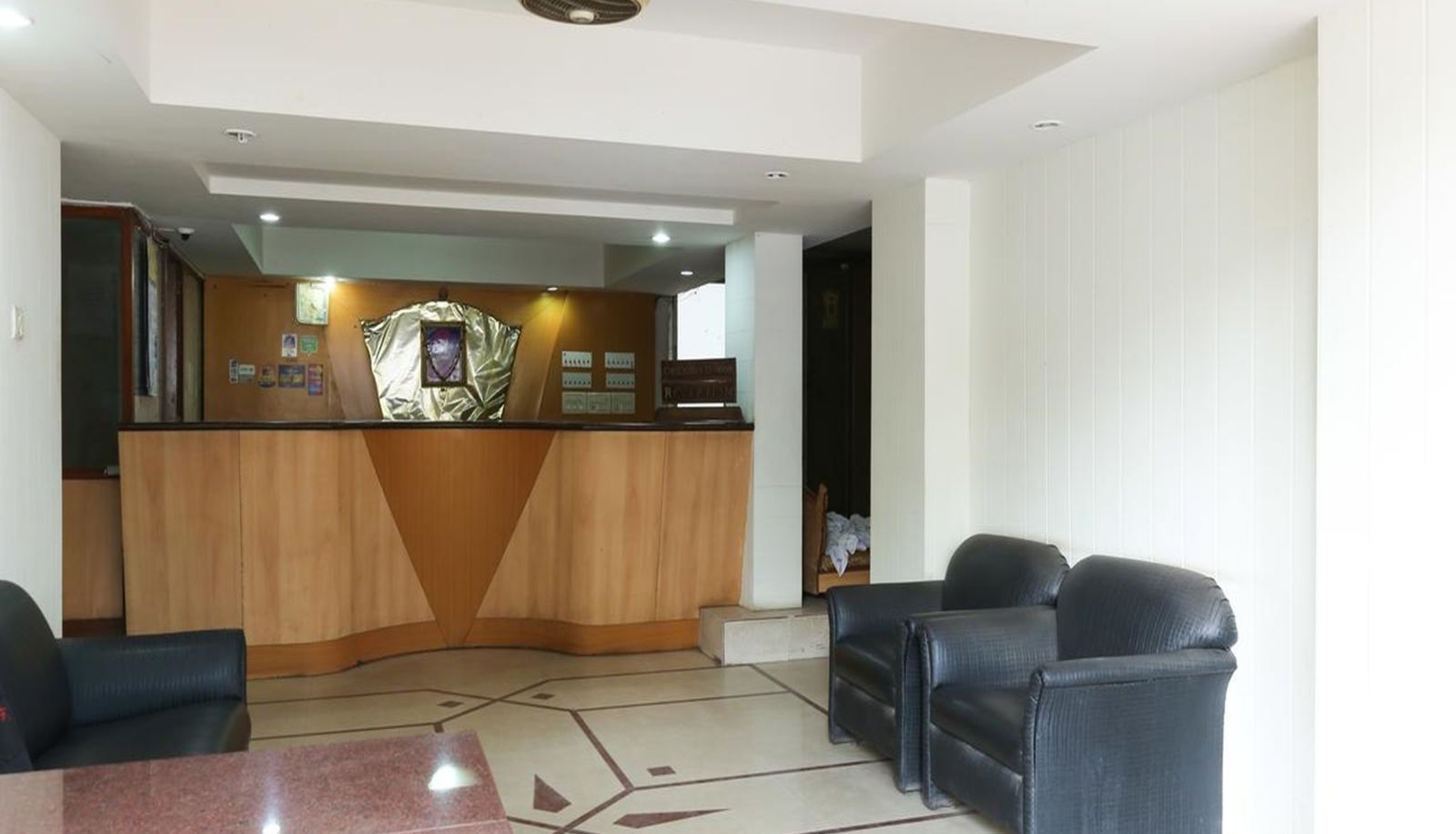 Reception - Itsy by Treebo - Hill View Ex