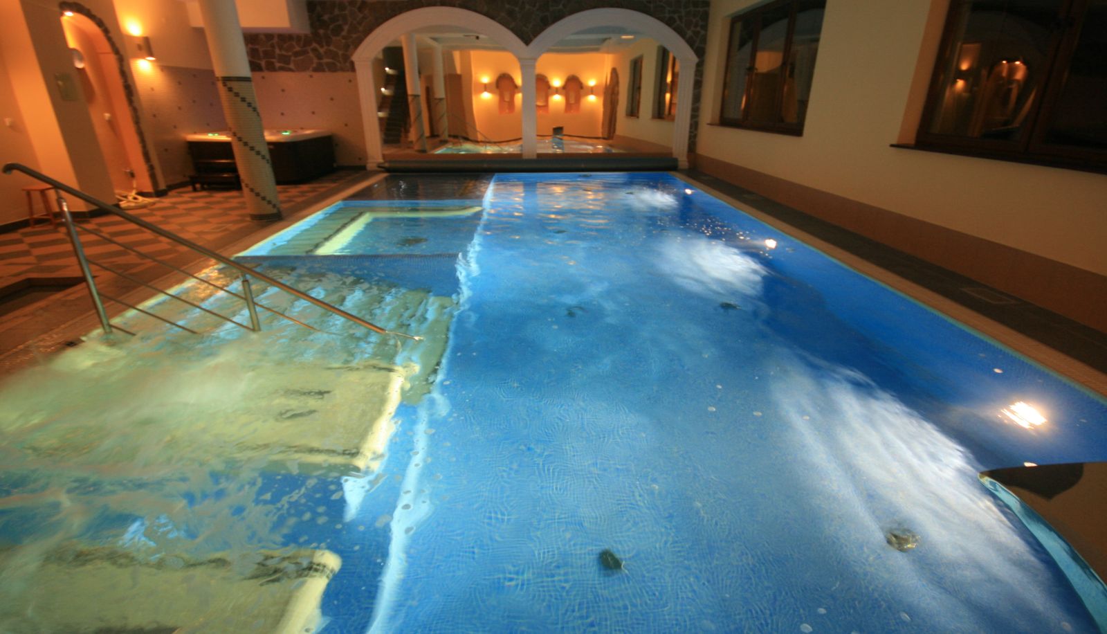 Pool - Hotel Restauracja Dwór Ostoia