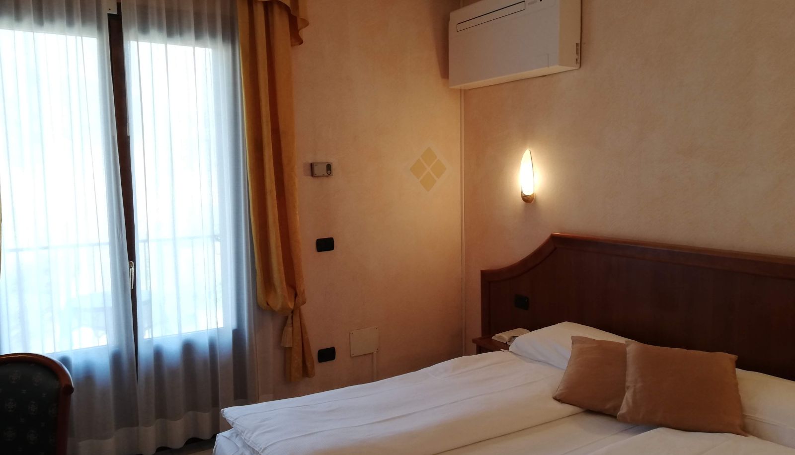 Standardzimmer (Doppel) - Hotel Giardino