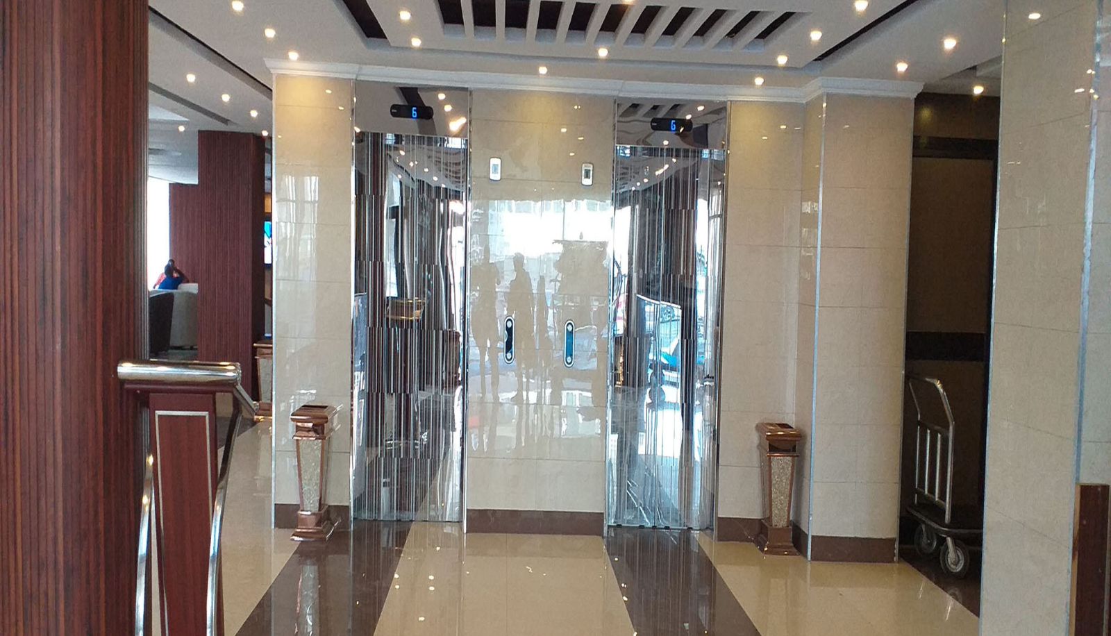 Hotel interior - Holiday Hotel
