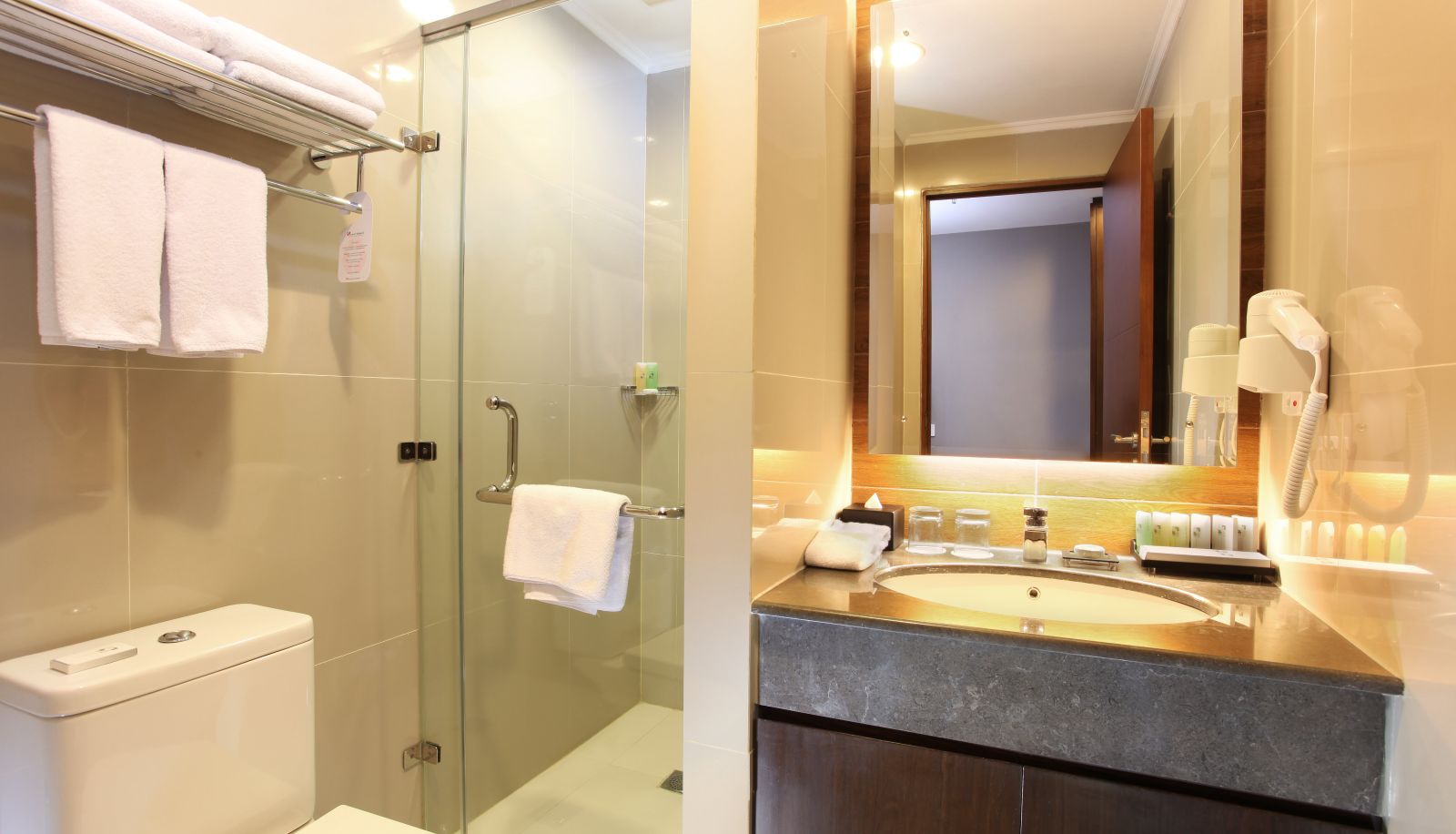 Cuarto de baño - Swiss-Belresidences Rasuna Epicentrum