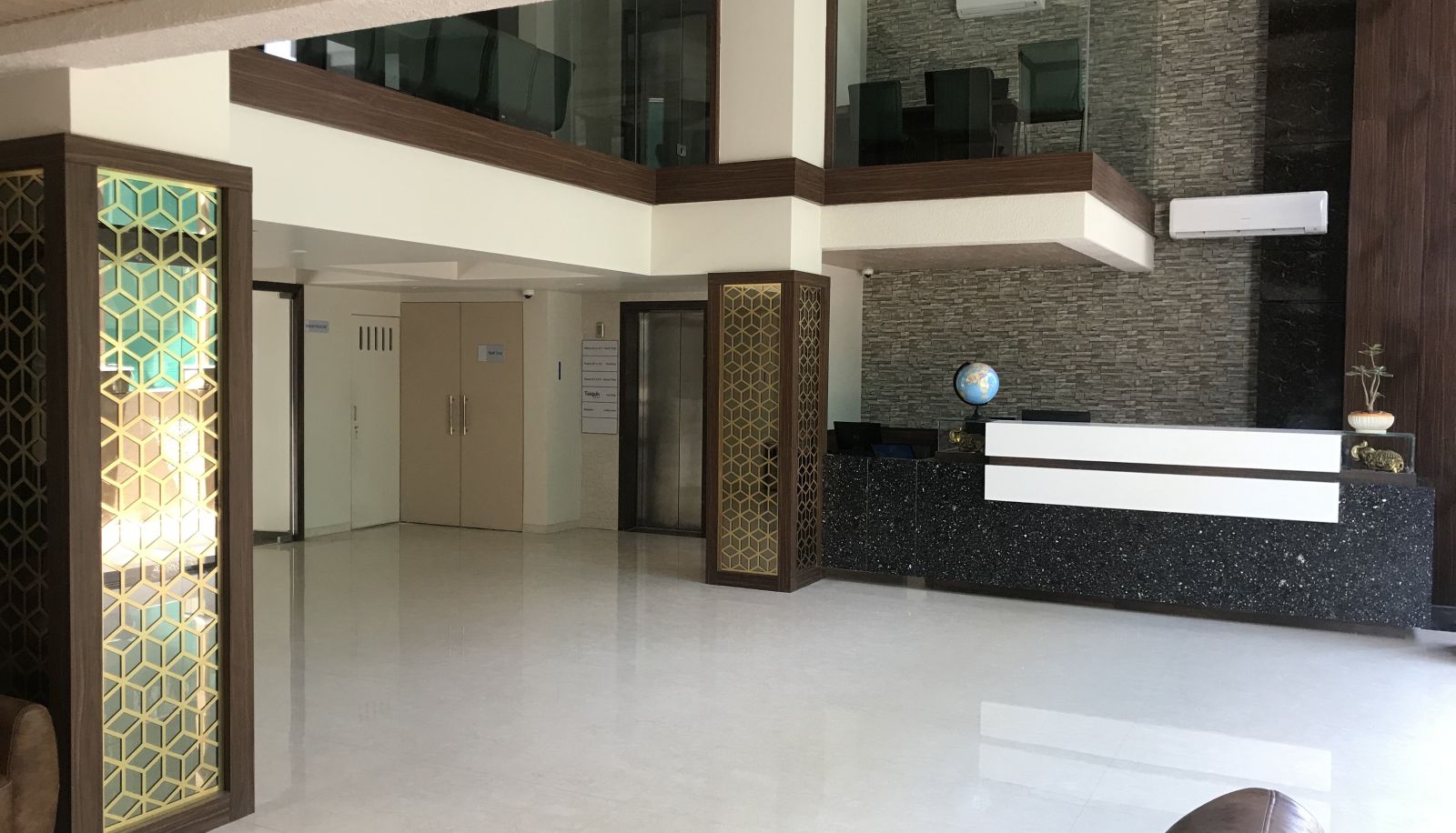 Recepcja - Kyriad Hotel Solapur by OTHPL