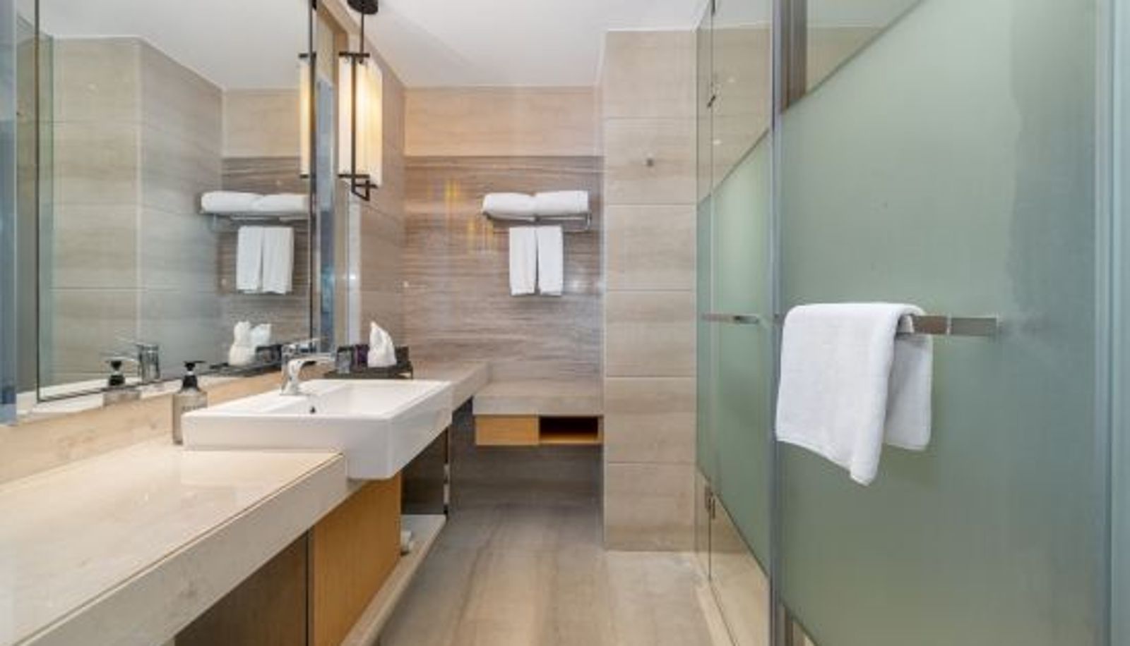 Room - JINDELUX HOTEL COLLECTION