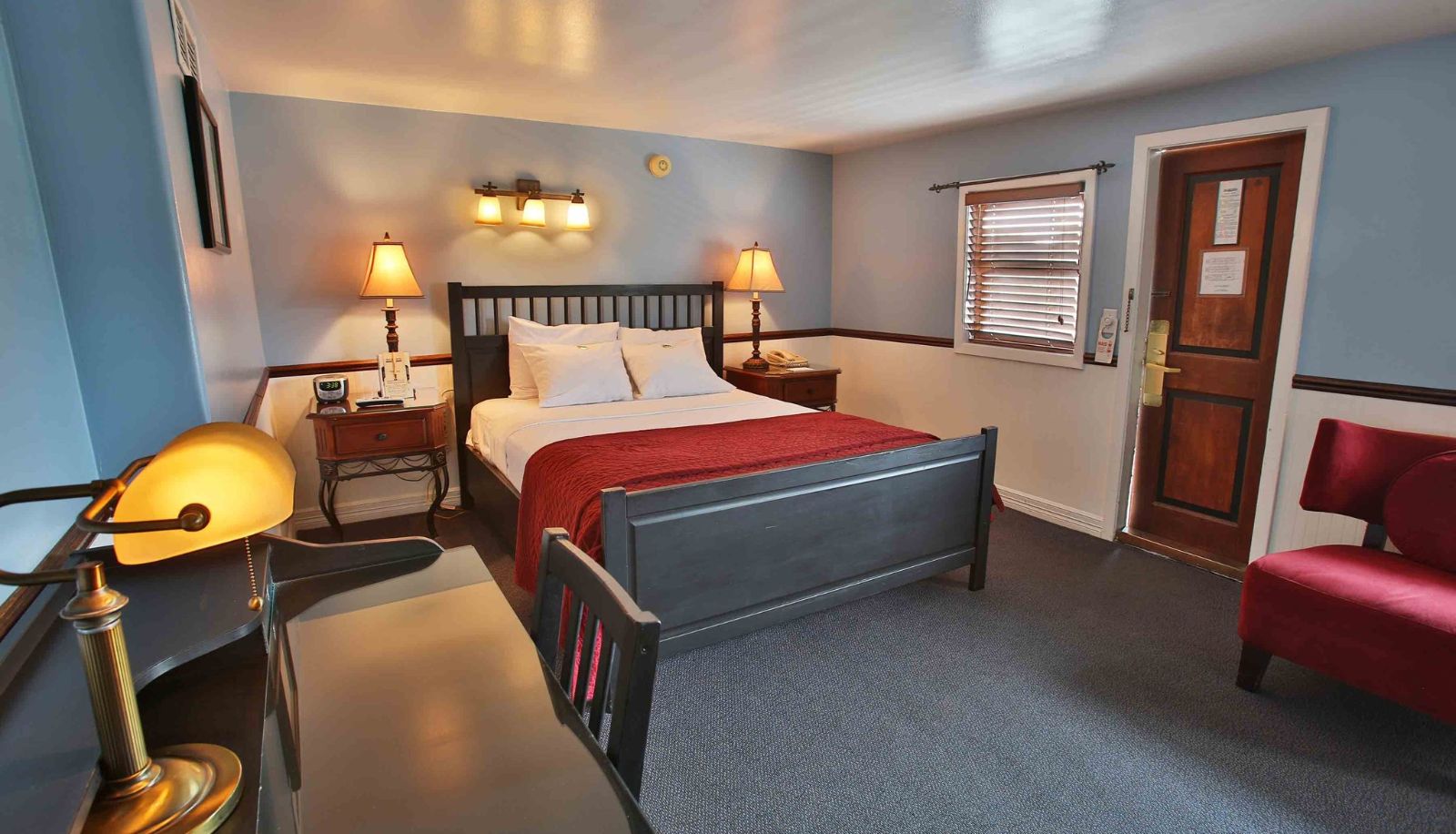 Room - Delta King Hotel